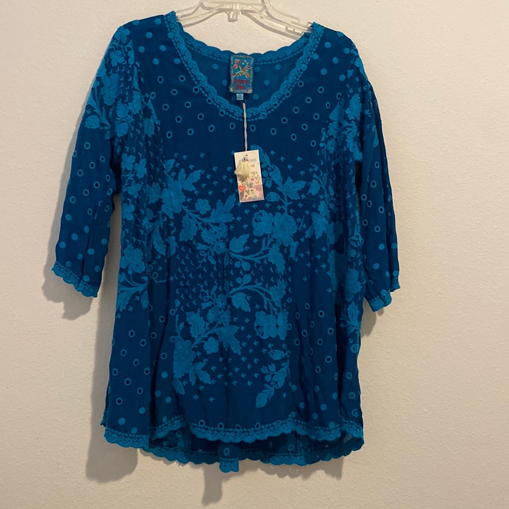 Johnny Was top size S. New with tags. 3/4 length sleeves.